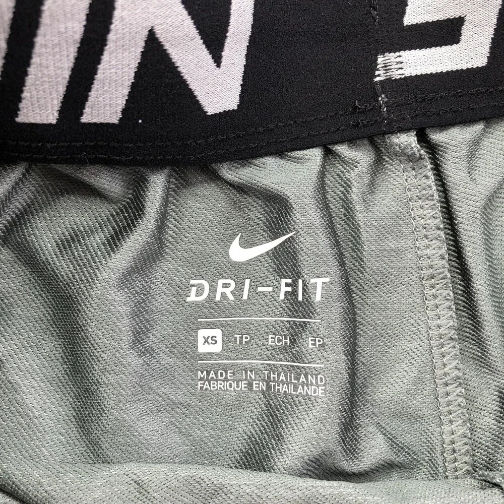 Nike Shorts Womens XS Gray Dri-FIT 3.5 In Running Lined Athletic Gym Pockets
